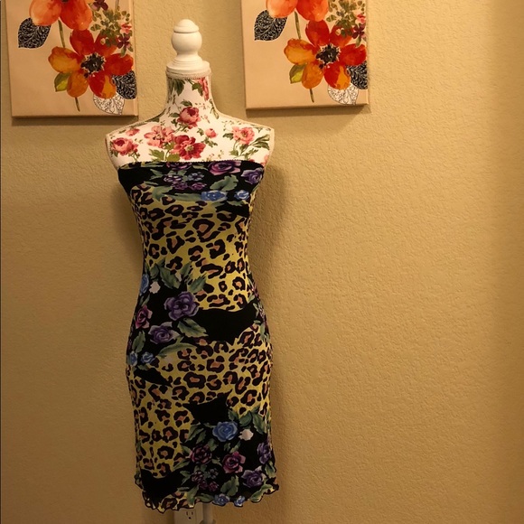 Guess Dresses & Skirts - Last Chance!! Guess Multi-print strapless dress